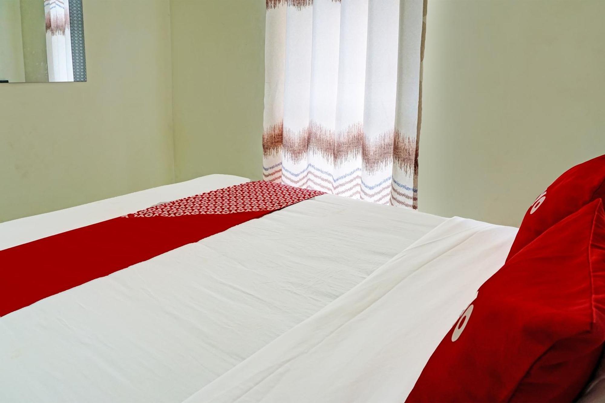 Oyo 91707 Jannah Homestay Syariah Dau Exterior foto
