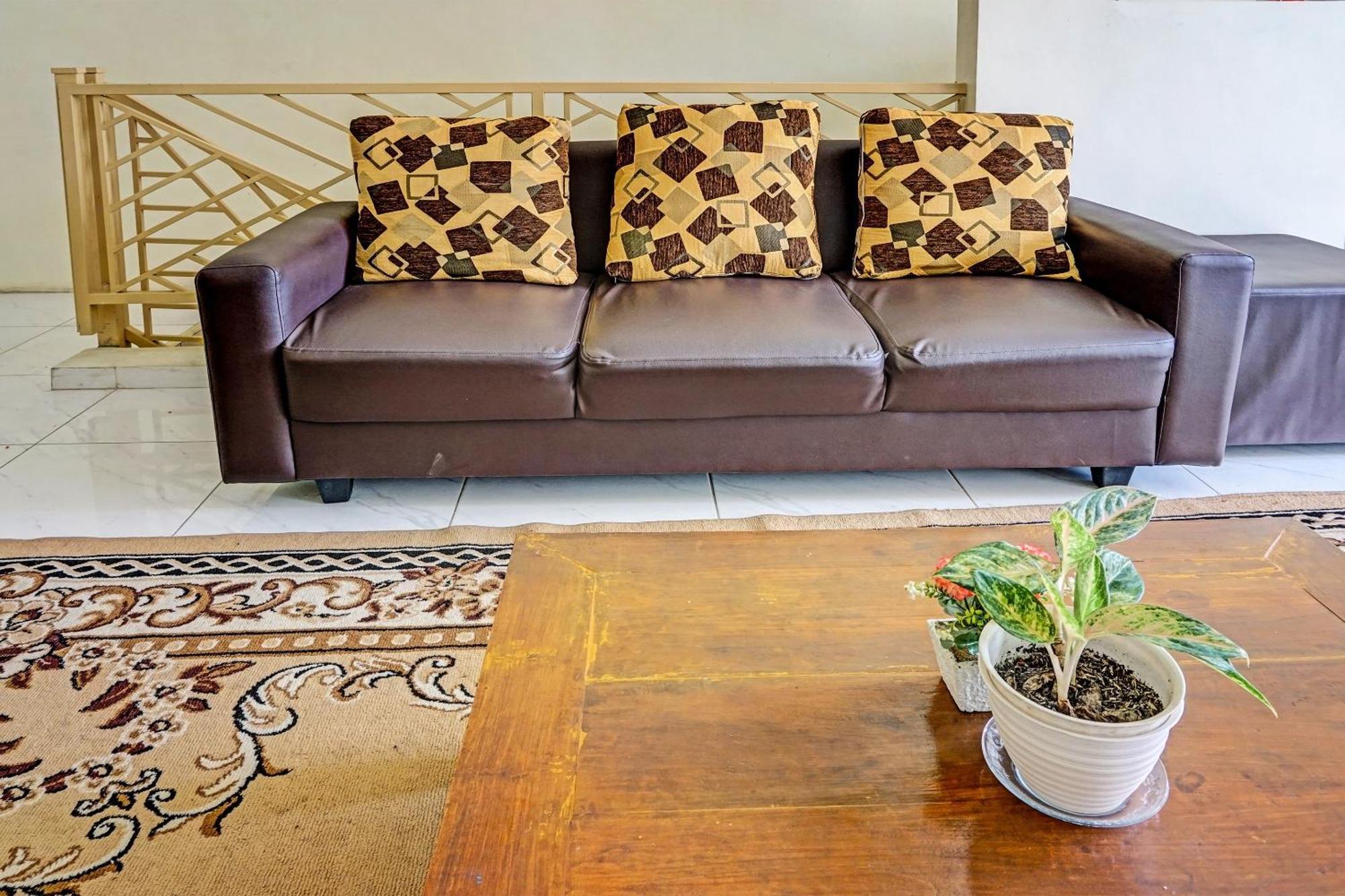 Oyo 91707 Jannah Homestay Syariah Dau Exterior foto